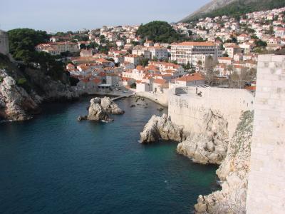 Blick von der Stadtmauer auf Dubrovnic